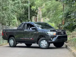 Toyota Hilux 2019 Gray