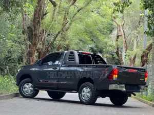 Toyota Hilux 2019 Gray