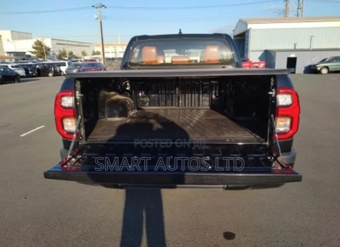 Toyota Hilux Revo Double Cab Deisel 2.4 AWD 2019 Black
