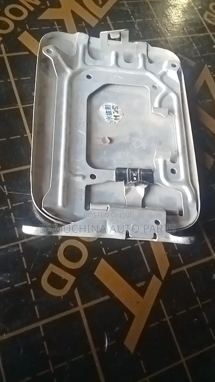 Fuel Tank Door Nissan Wingroad Y12