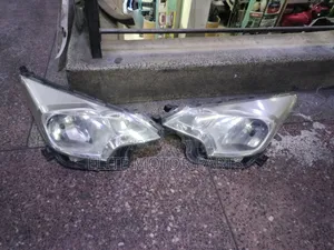 Toyota Ractis 2012 Non Xenon Headlight