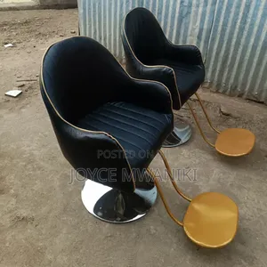 2 Hydraulic Salon Chairs, With Legrest 