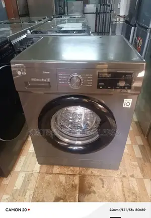 LG 10/7kg Front Load Wash and Dry Washing Machine