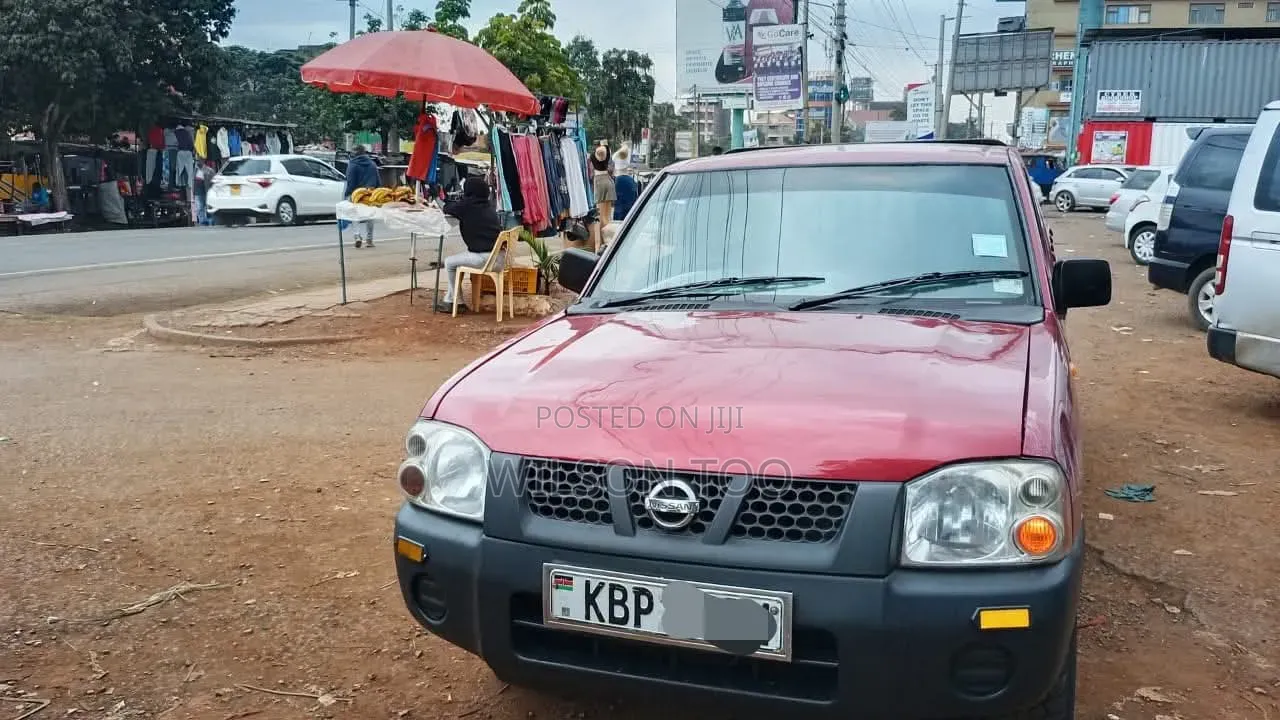 Nissan Hardbody 2014 Maroon