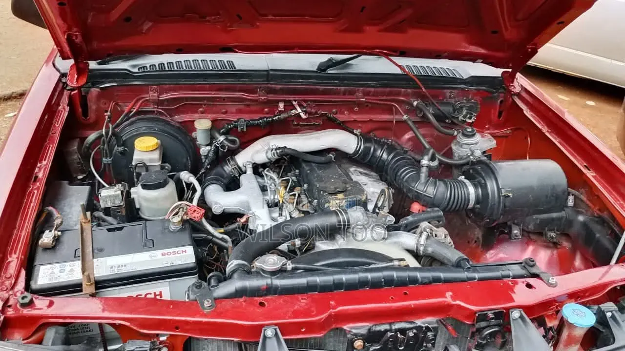 Nissan Hardbody 2014 Maroon