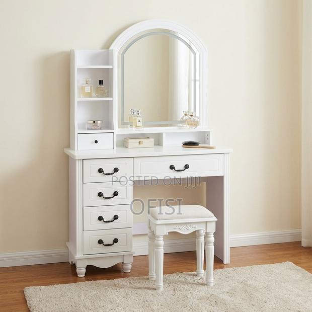 Dressing Table With Led Lights