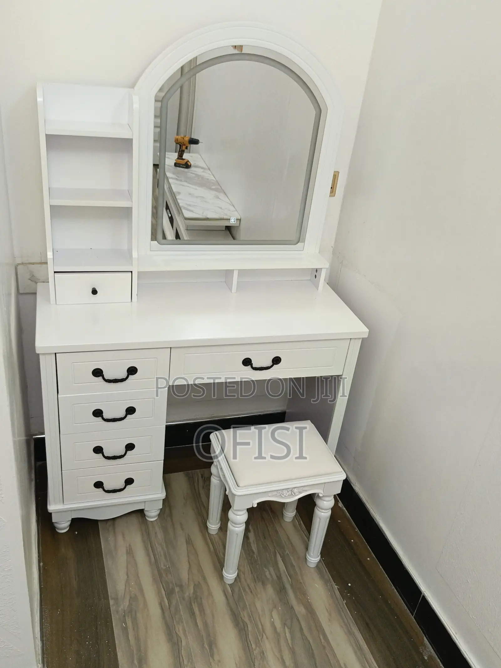 Dressing Table With Led Lights