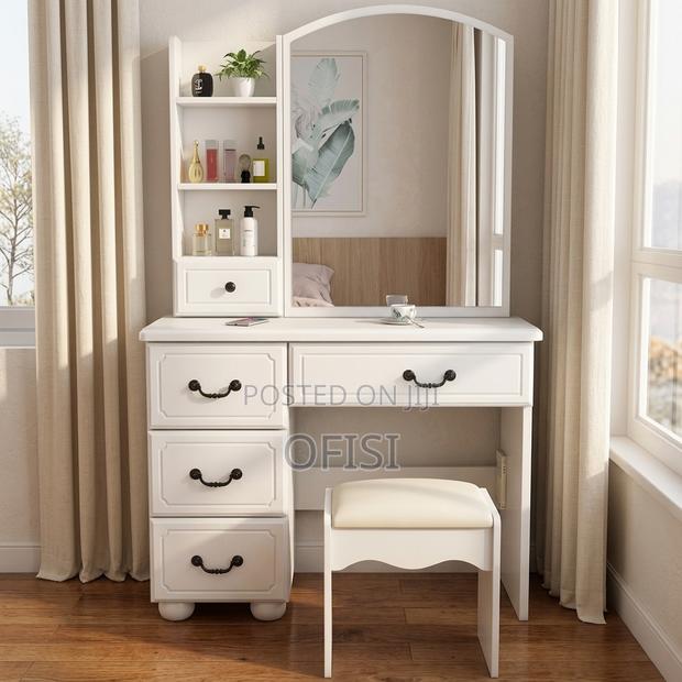 Dressing Table With Led Lights - thumbnail 11