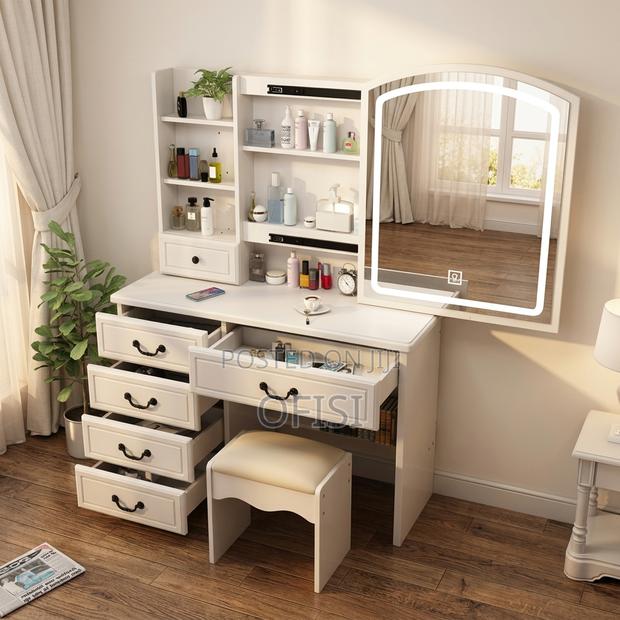 Dressing Table With Led Lights - thumbnail 13