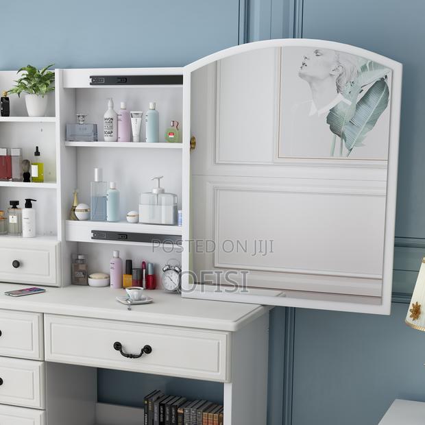 Dressing Table With Led Lights - thumbnail 16