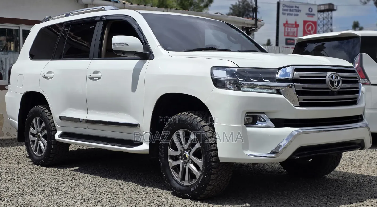 Toyota Land Cruiser 2010 White