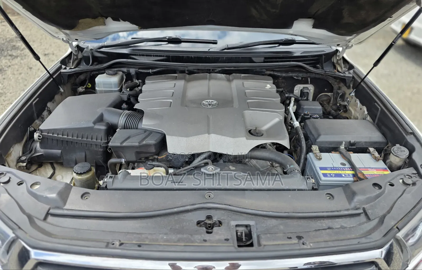 Toyota Land Cruiser 2010 White