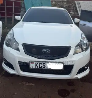 Subaru Legacy 2.5i 2011 White