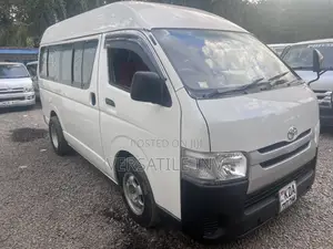 Toyota HiAce 2014 White