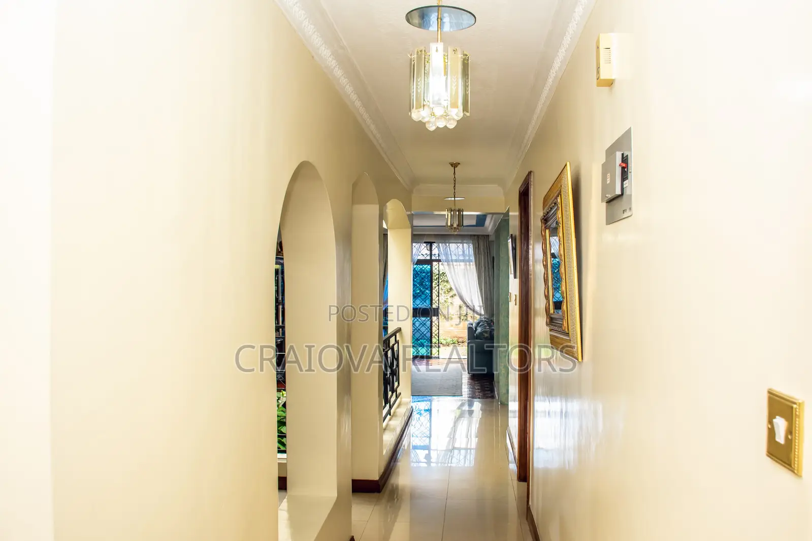 4bdrm Townhouse/Terrace in Maziwa for sale