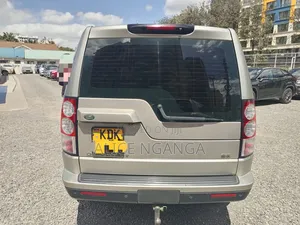 Land Rover Discovery 2015 Gold