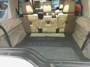 Land Rover Discovery 2015 Gold