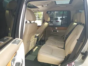 Land Rover Discovery 2015 Gold