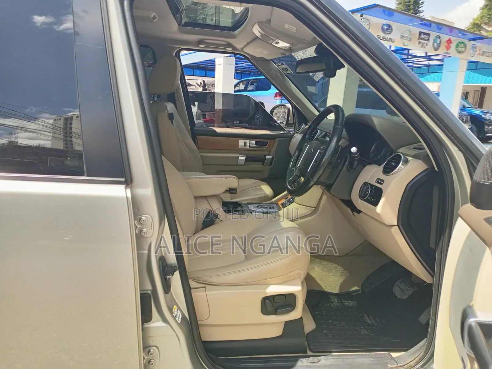 Land Rover Discovery 2015 Gold