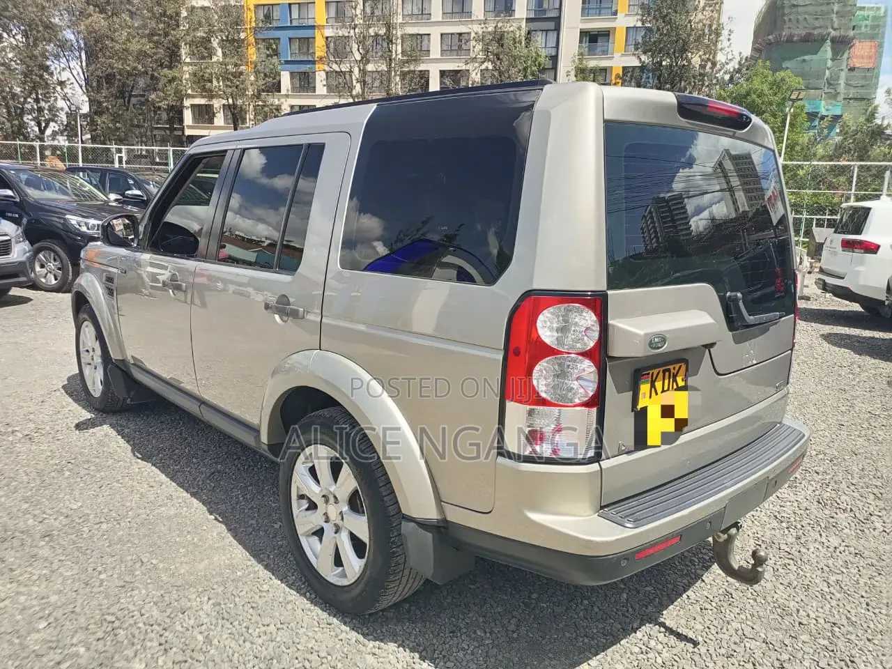Land Rover Discovery 2015 Gold