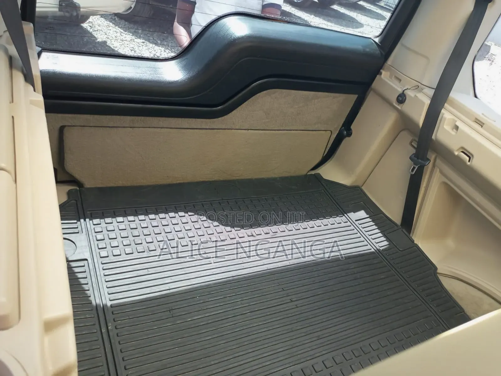 Land Rover Discovery 2015 Gold