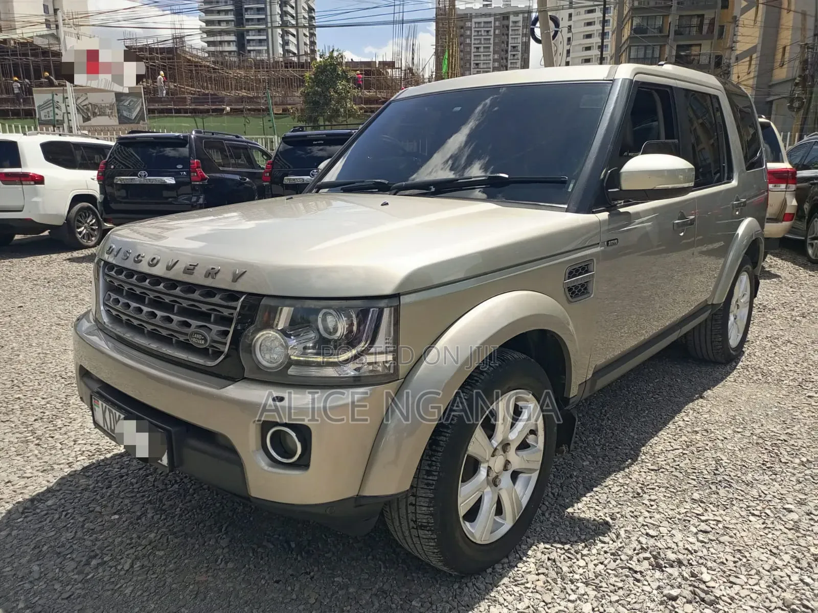 Land Rover Discovery 2015 Gold