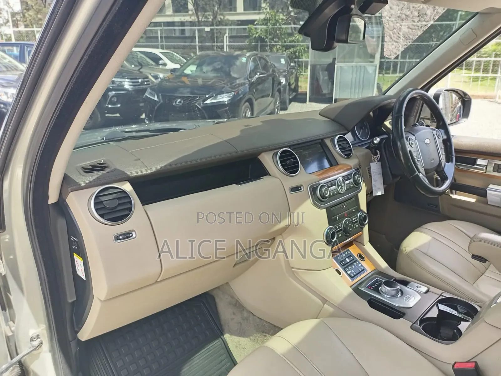 Land Rover Discovery 2015 Gold