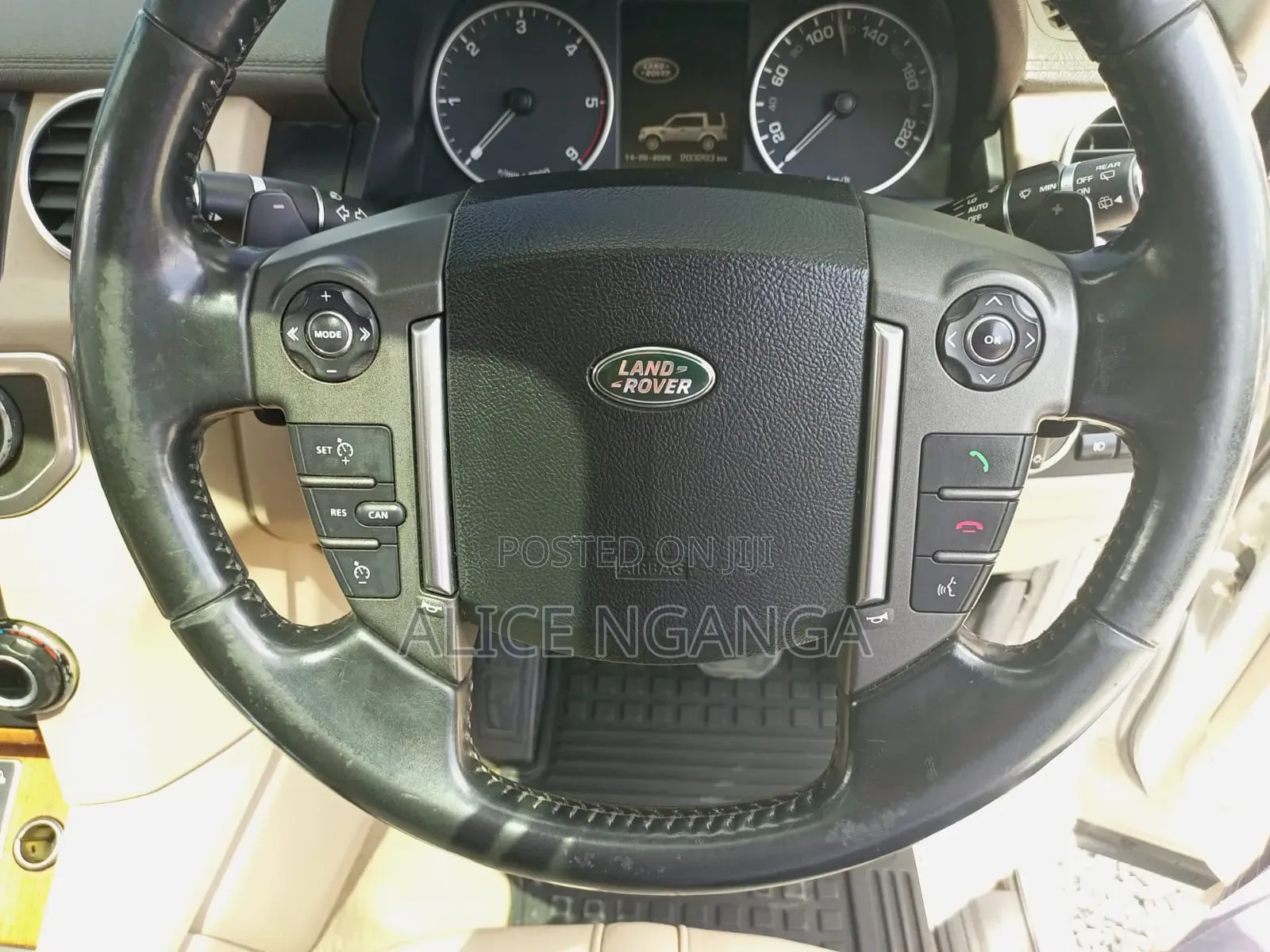 Land Rover Discovery 2015 Gold
