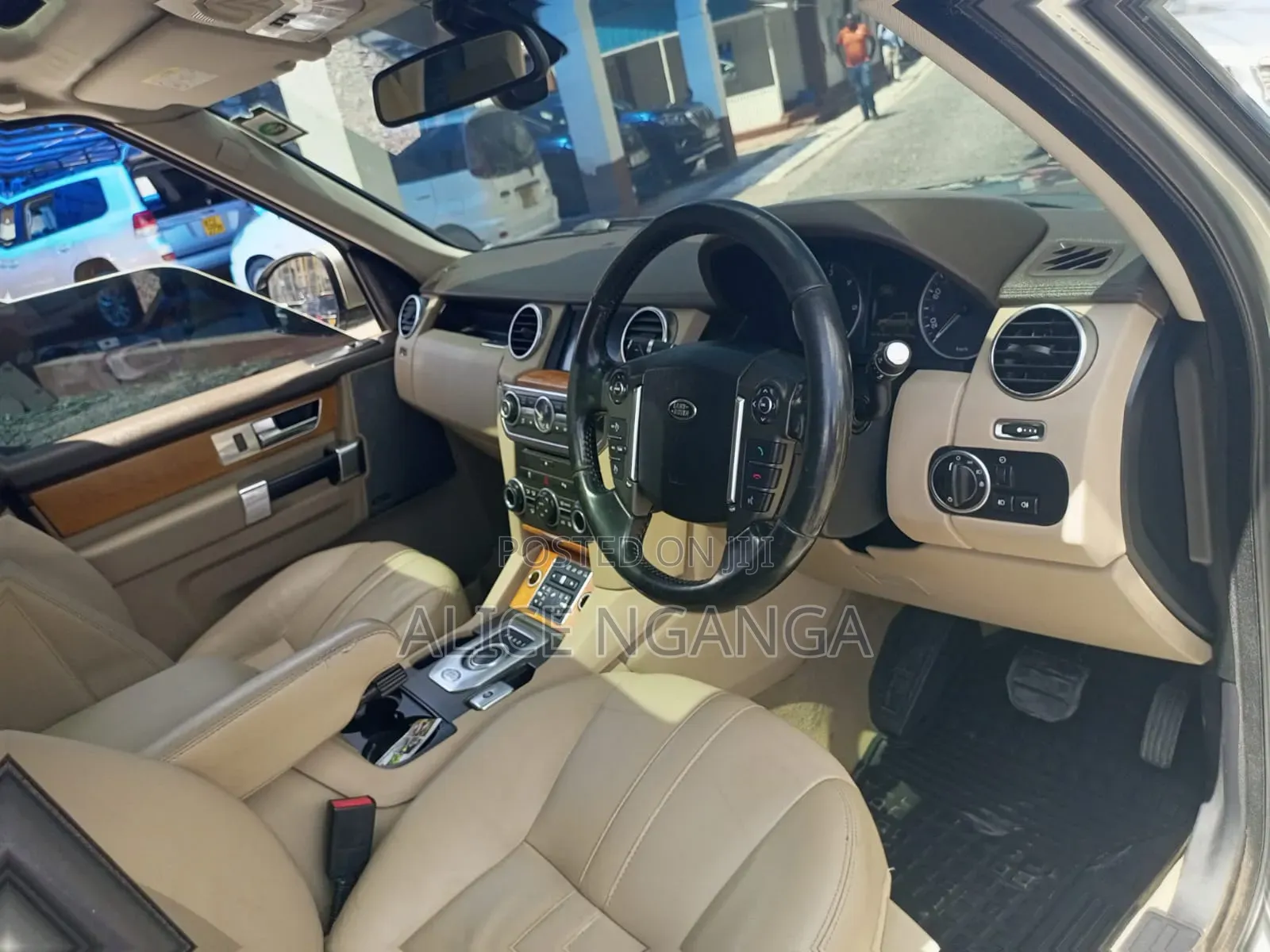 Land Rover Discovery 2015 Gold