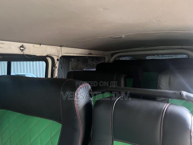 Toyota HiAce 2014 White - thumbnail 4