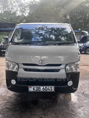 Toyota HiAce 2014 White