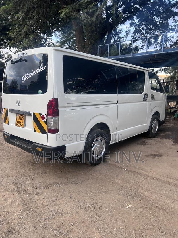 Toyota HiAce 2014 White - thumbnail 8