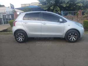 Toyota Vitz 2006 Silver