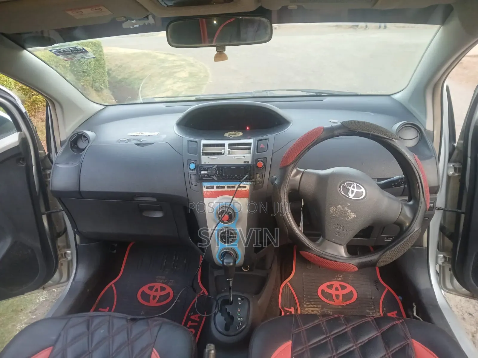 Toyota Vitz 2006 Silver