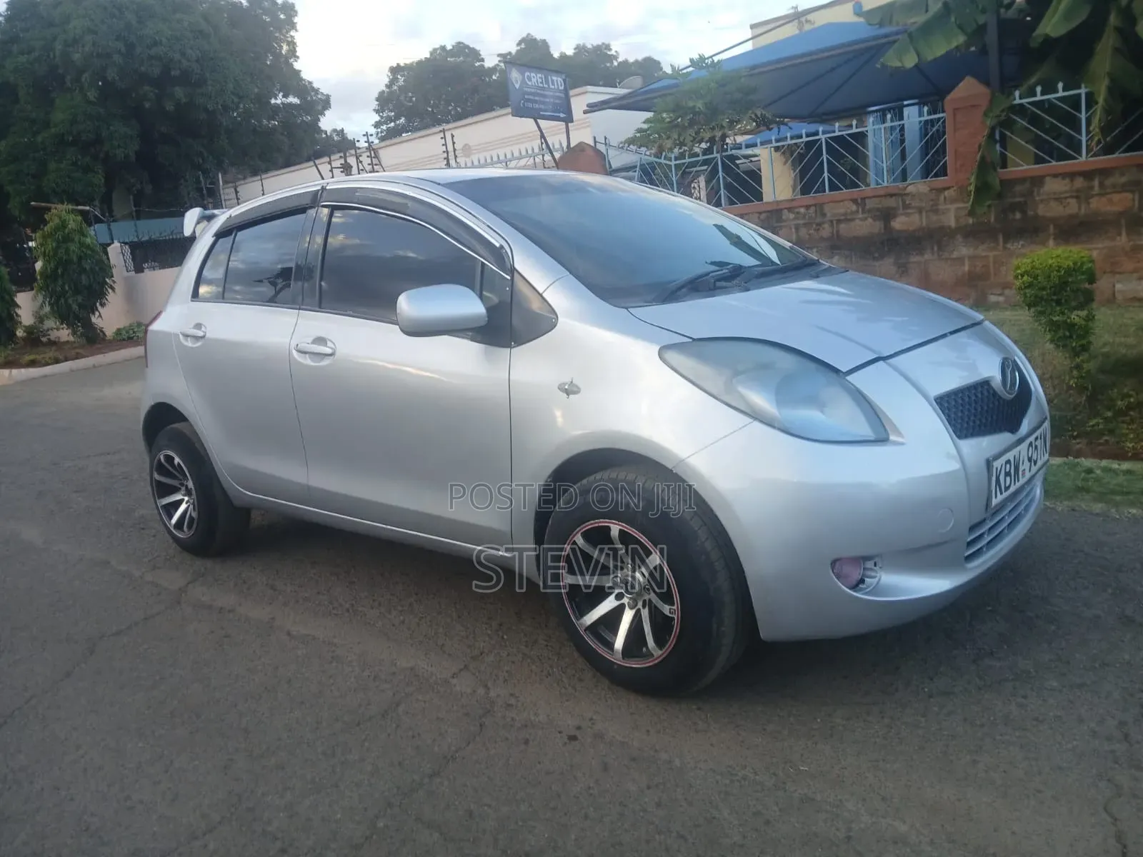 Toyota Vitz 2006 Silver