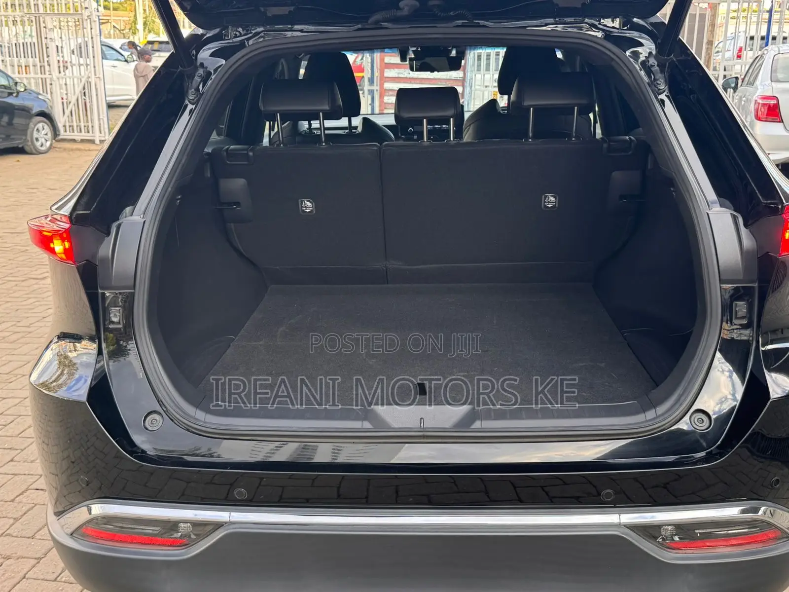 Toyota Harrier 2.0 2020 Black