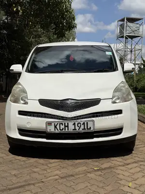Toyota Ractis 2010 White
