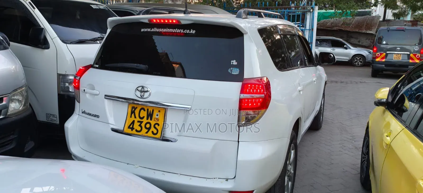 Toyota Vanguard 2012 White