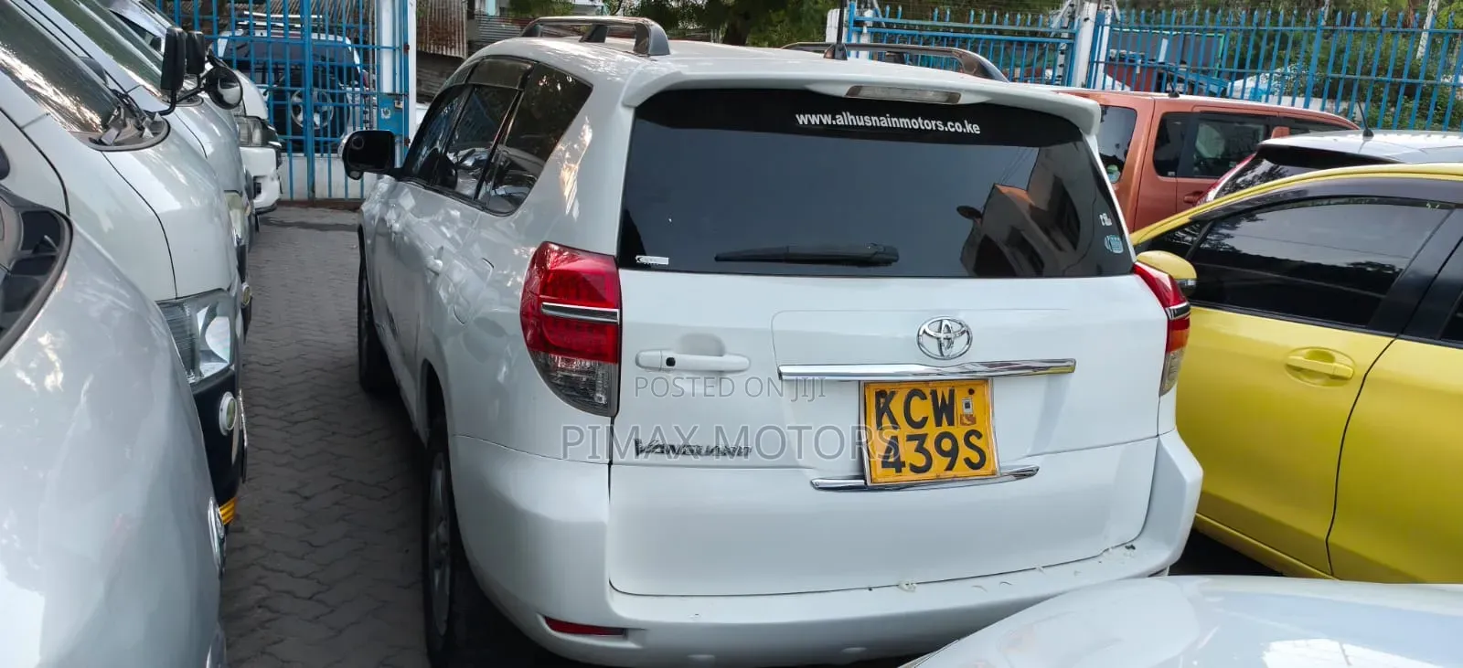 Toyota Vanguard 2012 White