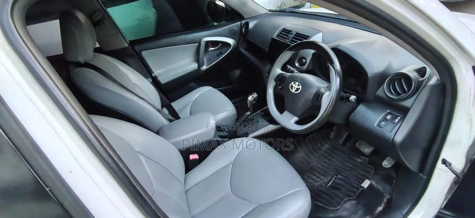 Toyota Vanguard 2012 White
