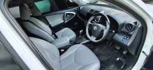 Toyota Vanguard 2012 White