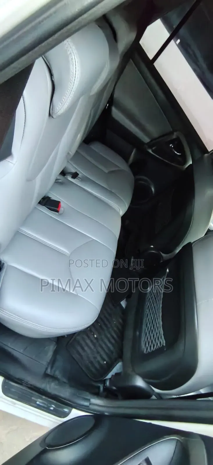 Toyota Vanguard 2012 White