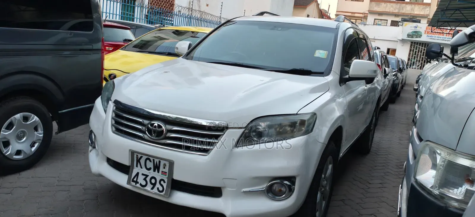 Toyota Vanguard 2012 White