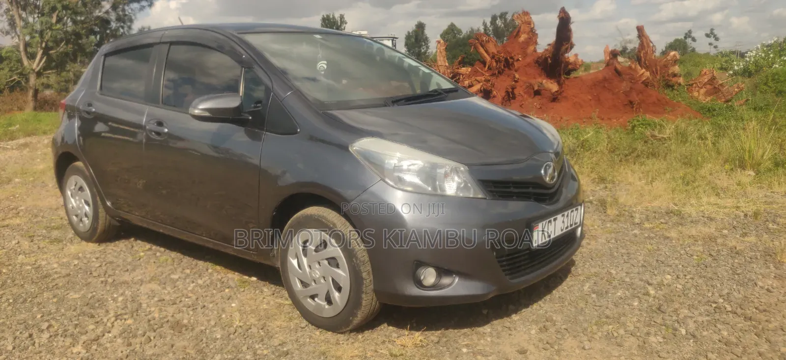 Toyota Vitz 2012 Gray