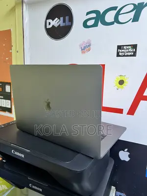New Laptop Apple MacBook Pro 2017 16GB Intel Core i7 SSD 1T