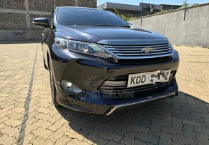 Toyota Harrier 2.0 2014 Black