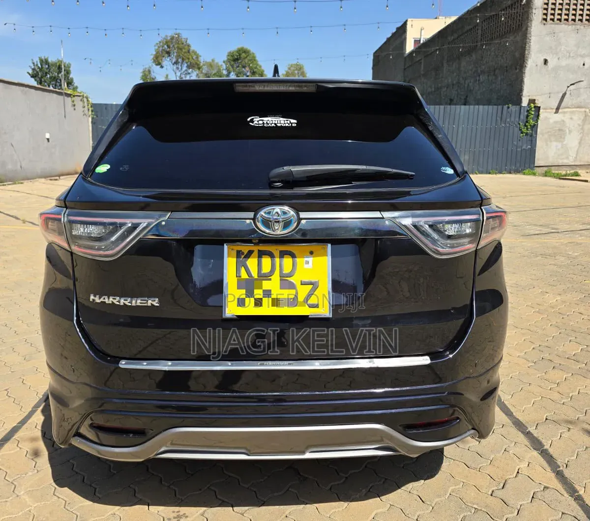 Toyota Harrier 2.0 2014 Black