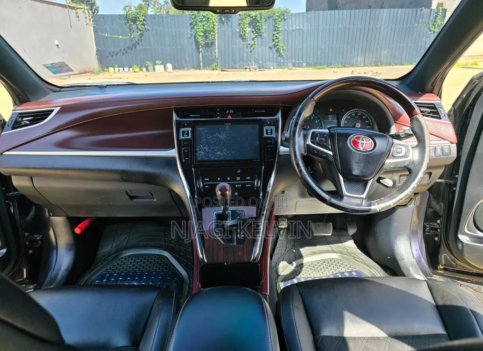 Toyota Harrier 2.0 2014 Black