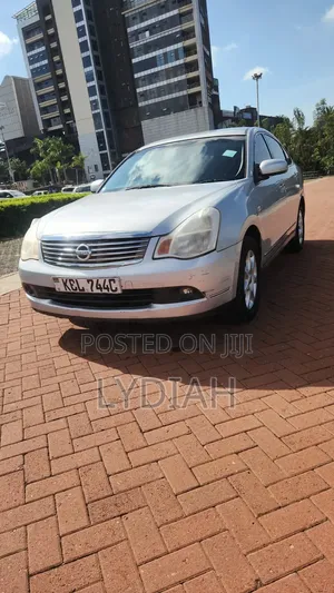 Nissan Bluebird 2010 Silver