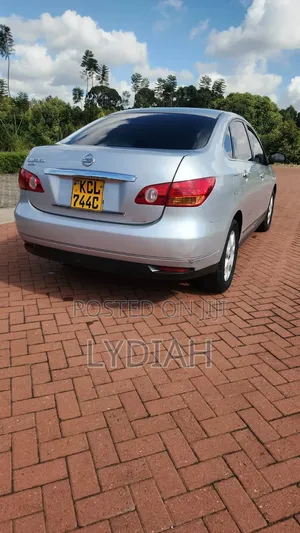 Nissan Bluebird 2010 Silver